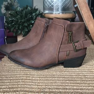 Ankle boots